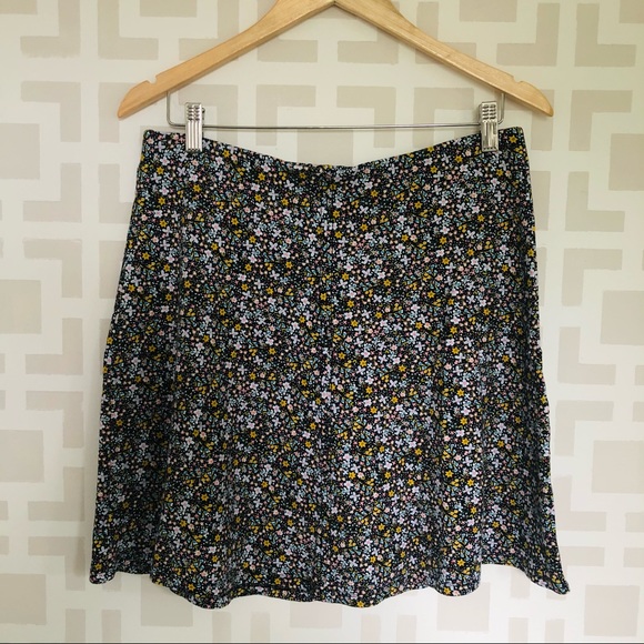 LOFT Dresses & Skirts - LOFT Floral Skirt Stretch Flared M